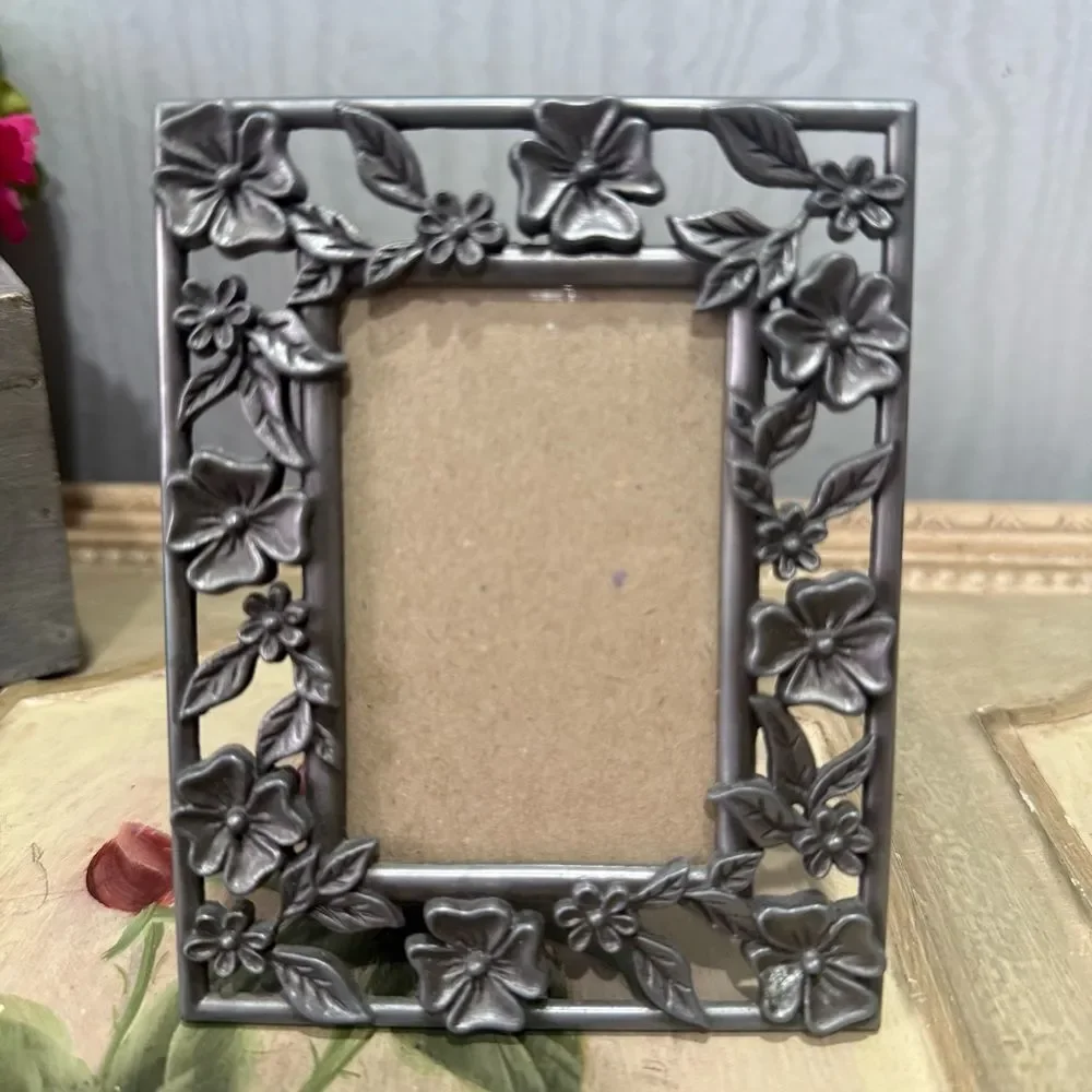 Small Floral Open Metalwork Photo Frame 2x3